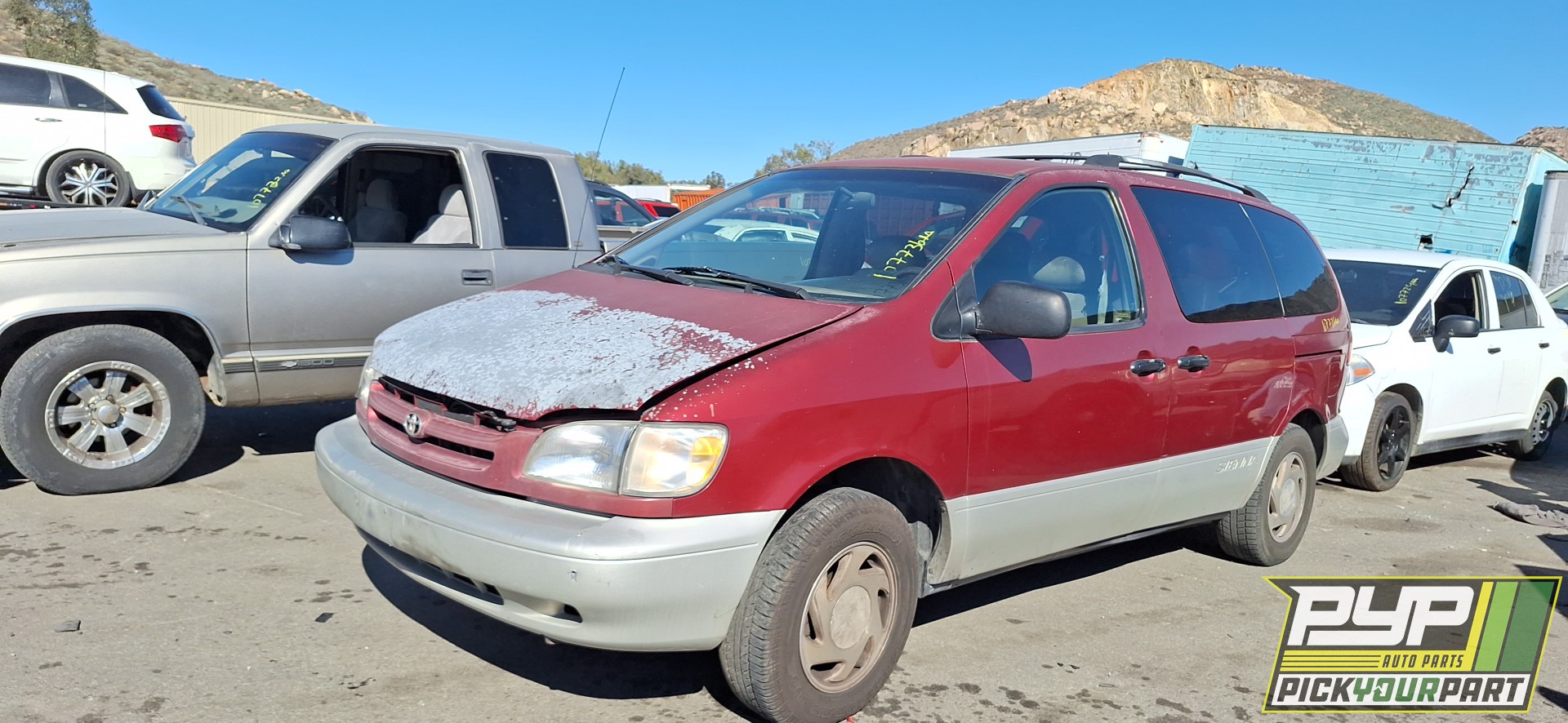 1999 TOYOTA SIENNA available for parts
