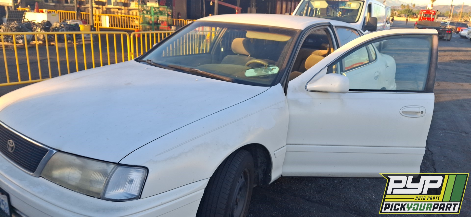 1997 TOYOTA AVALON available for parts