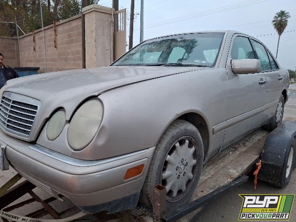 1998 MERCEDES-BENZ E320 partes disponibles