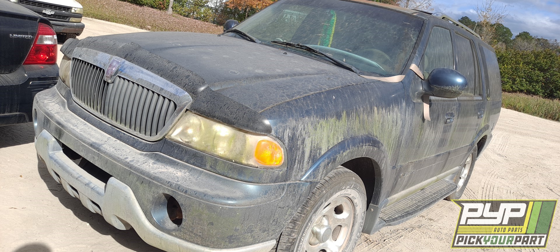 2000 LINCOLN NAVIGATOR available for parts