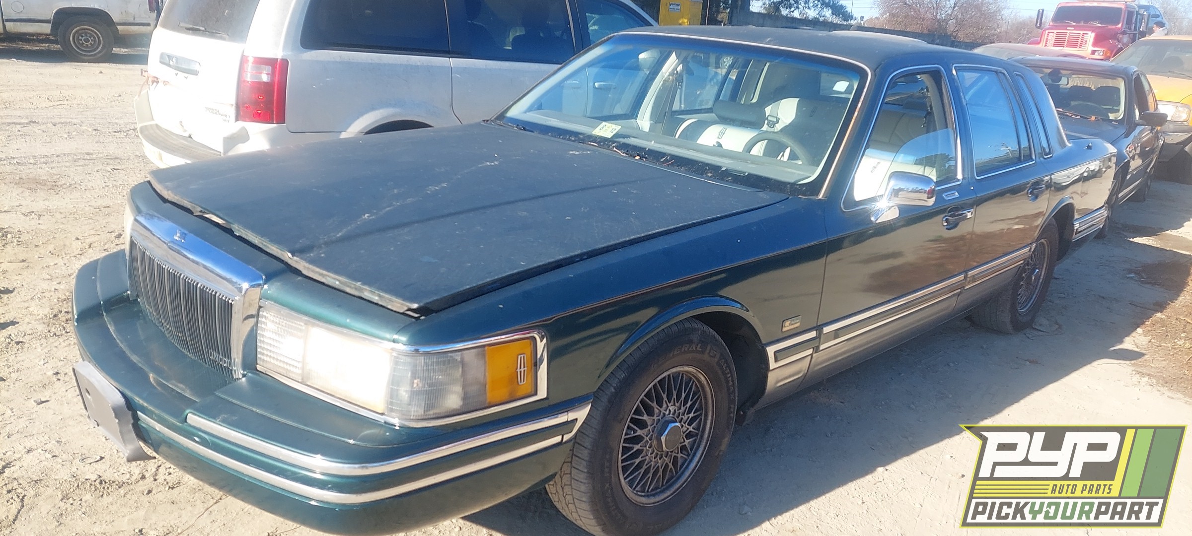 1992 LINCOLN TOWN CAR available for parts
