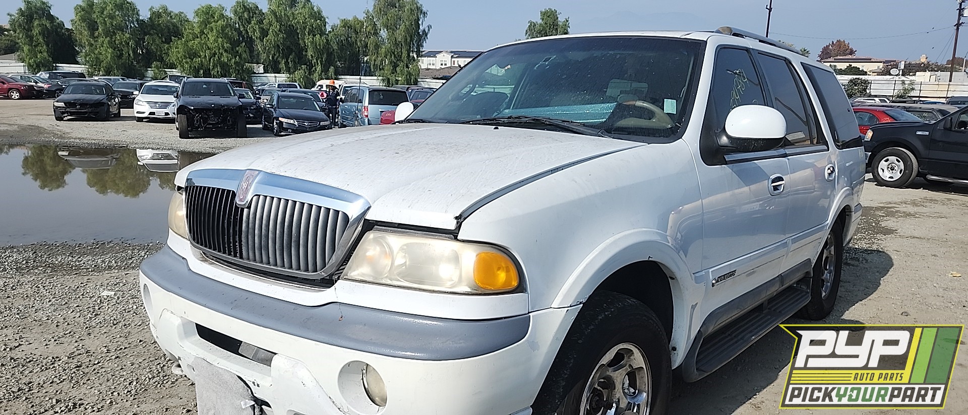 1999 LINCOLN NAVIGATOR available for parts