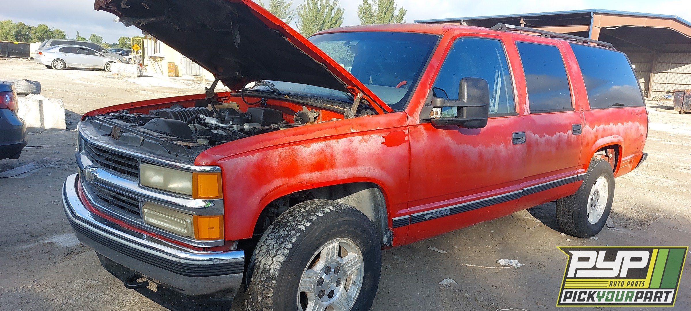1999 CHEVROLET K1500 SUBURBAN available for parts
