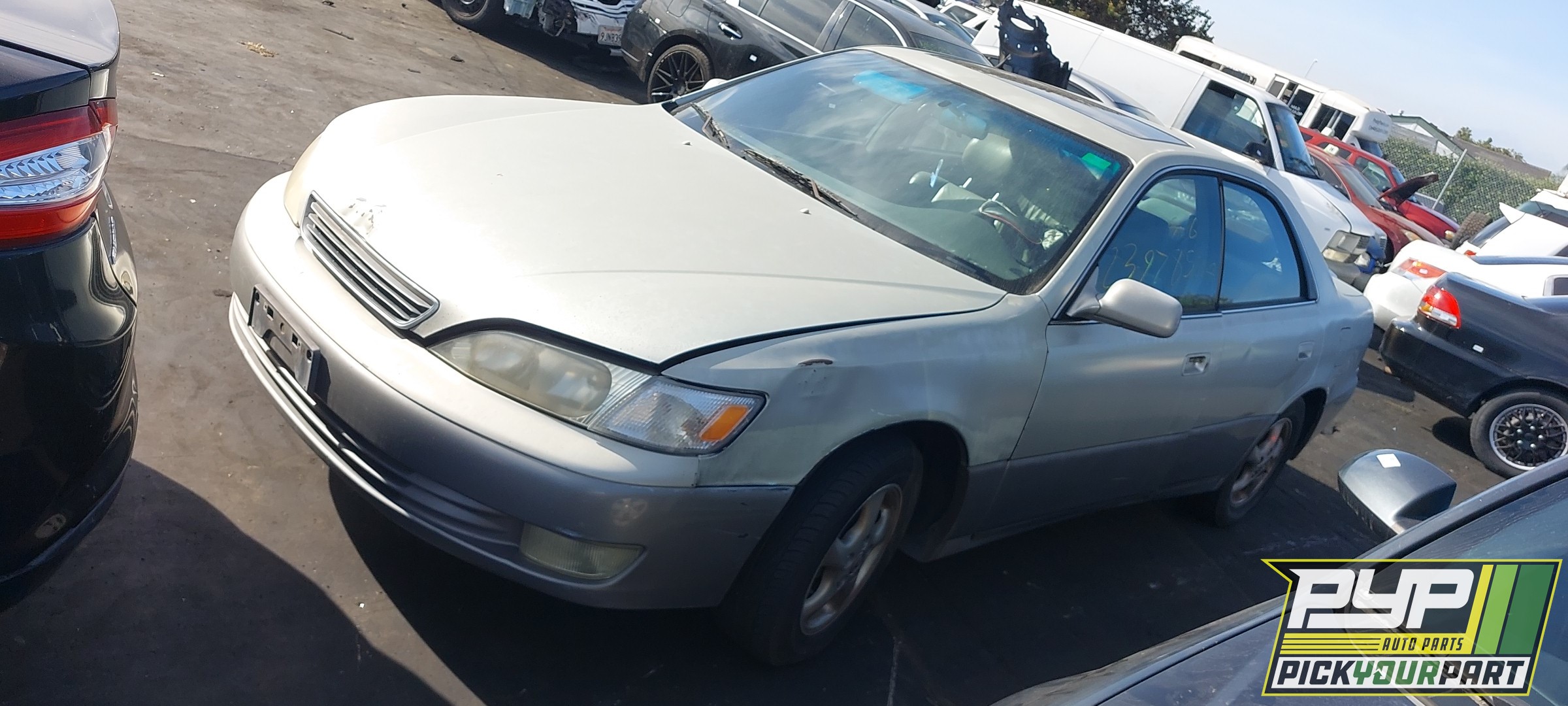 1997 LEXUS ES300 partes disponibles