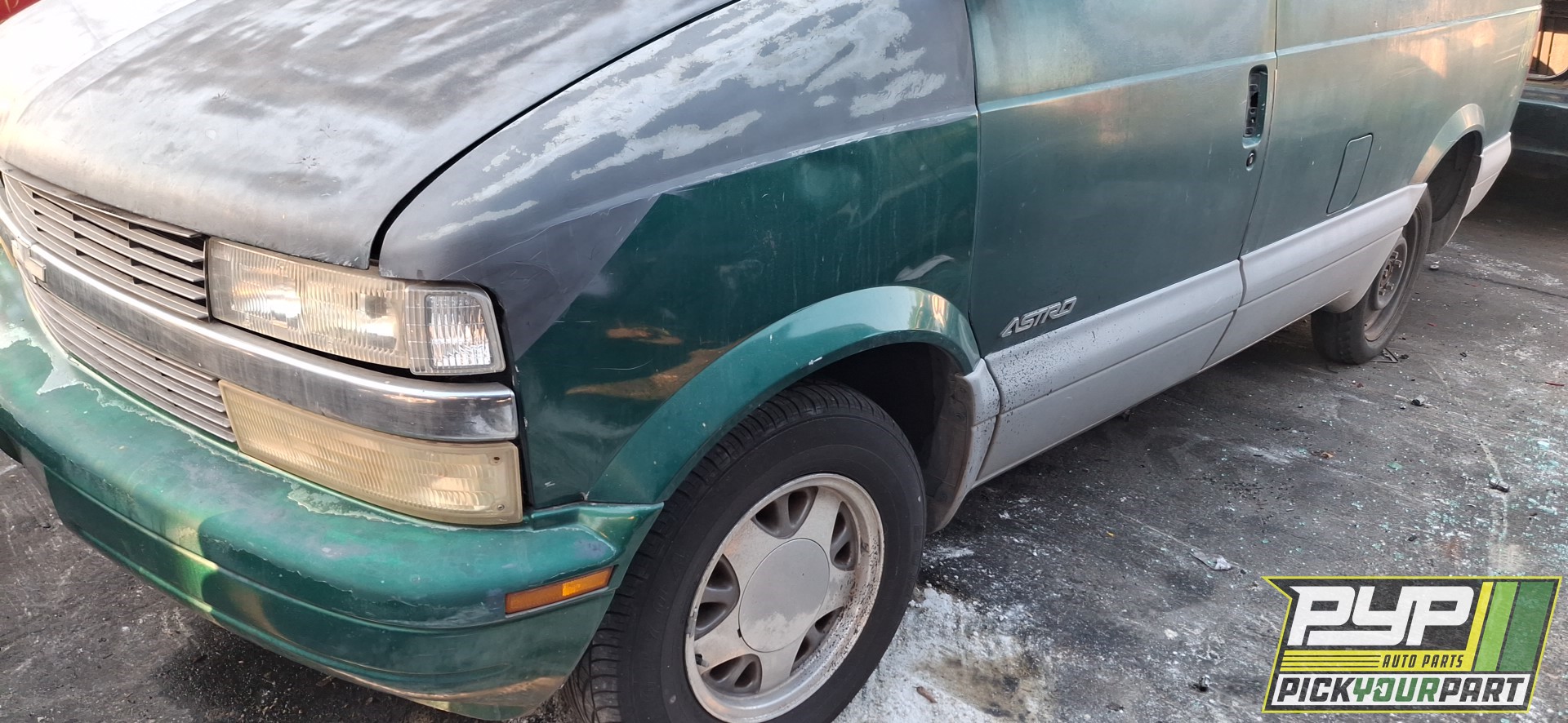 1998 CHEVROLET ASTRO available for parts