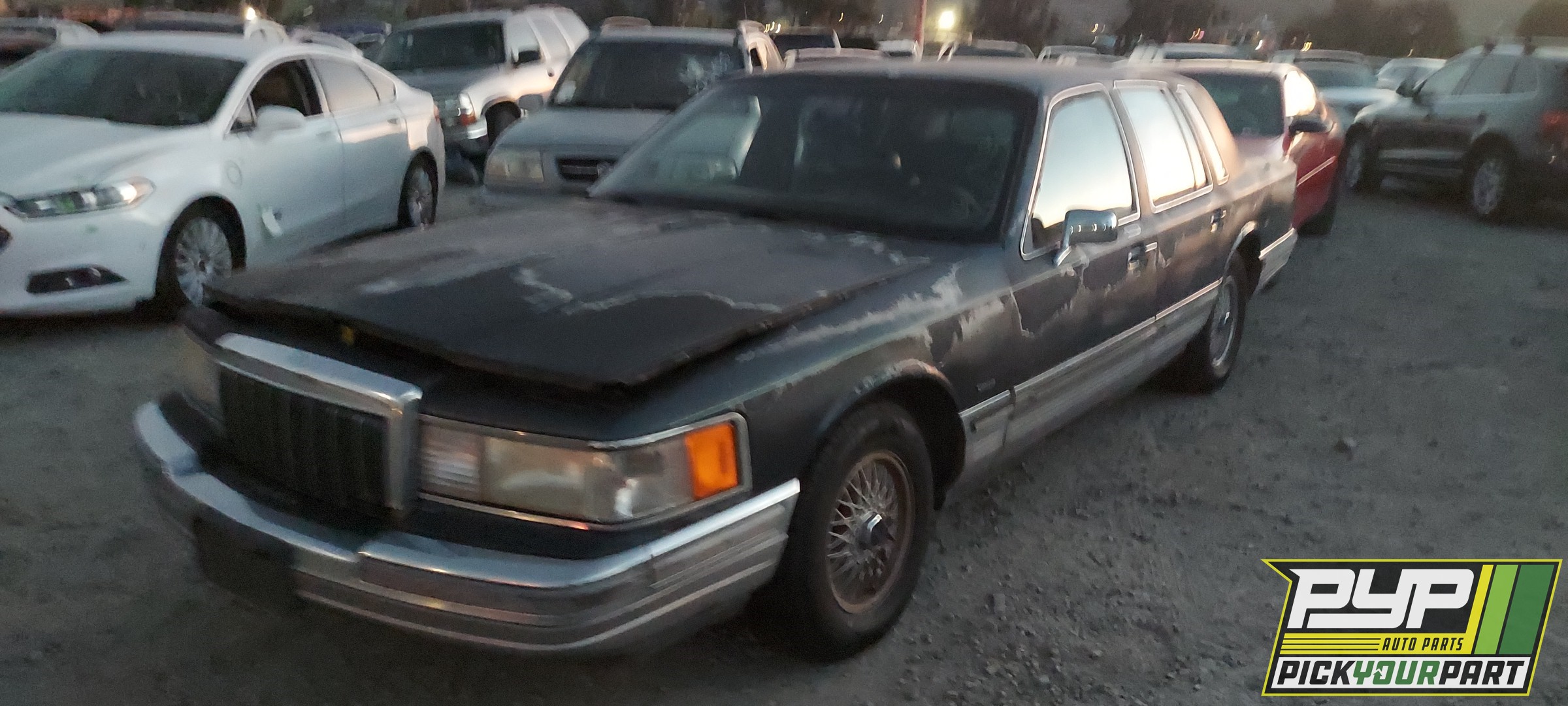 1990 LINCOLN TOWN CAR available for parts