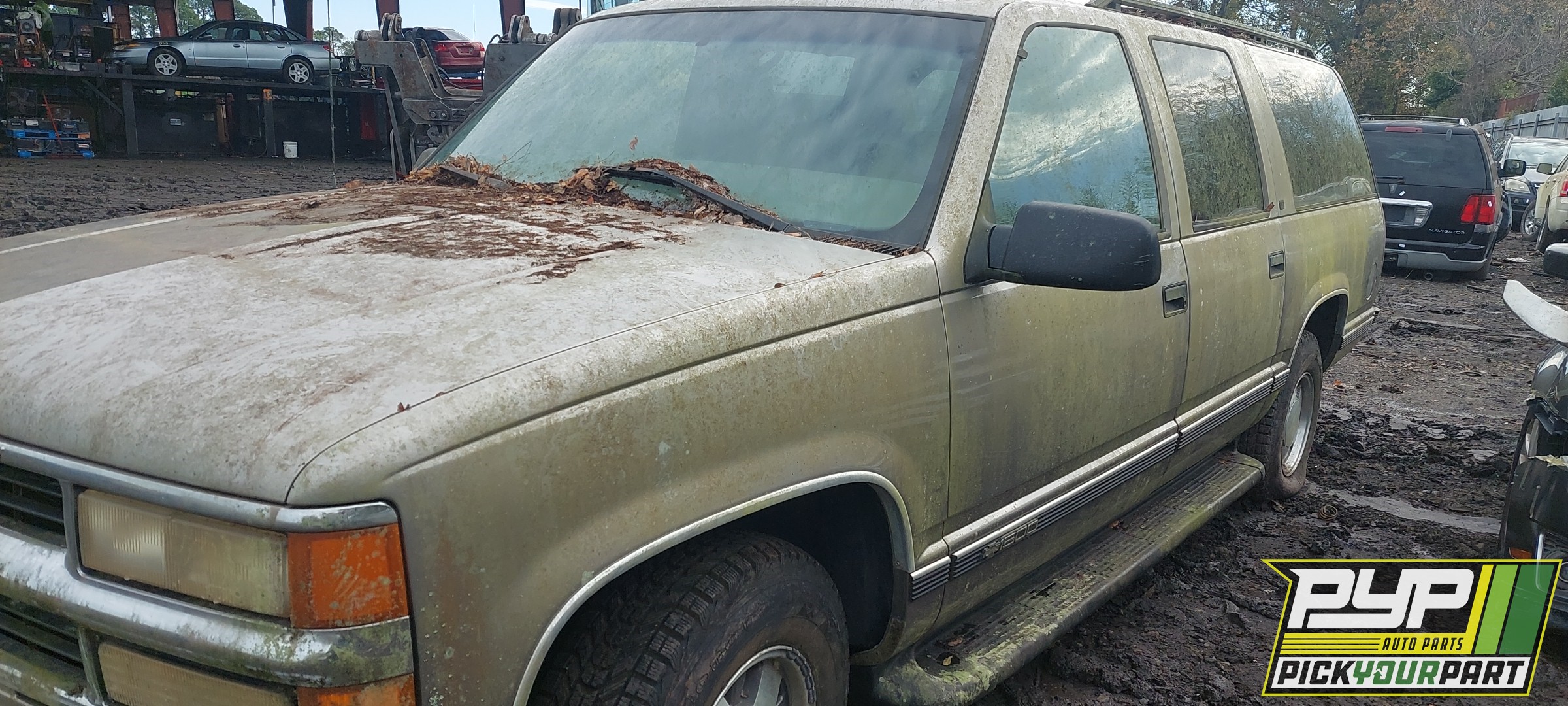 1999 CHEVROLET C1500 SUBURBAN available for parts