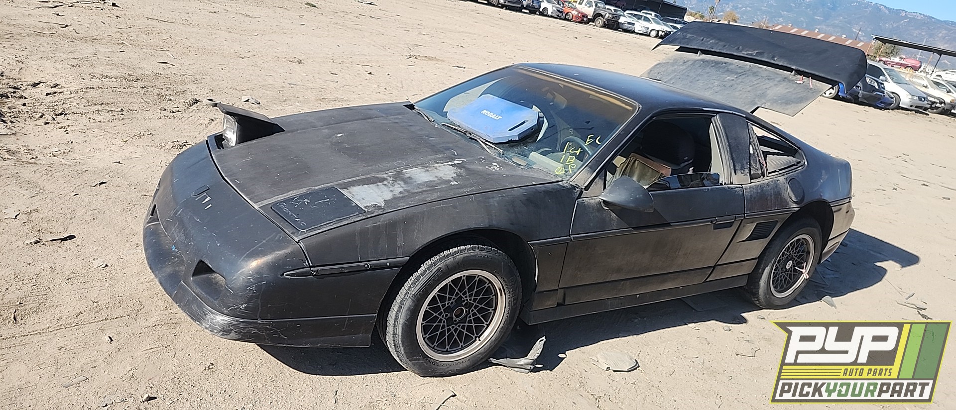 1987 PONTIAC FIERO available for parts