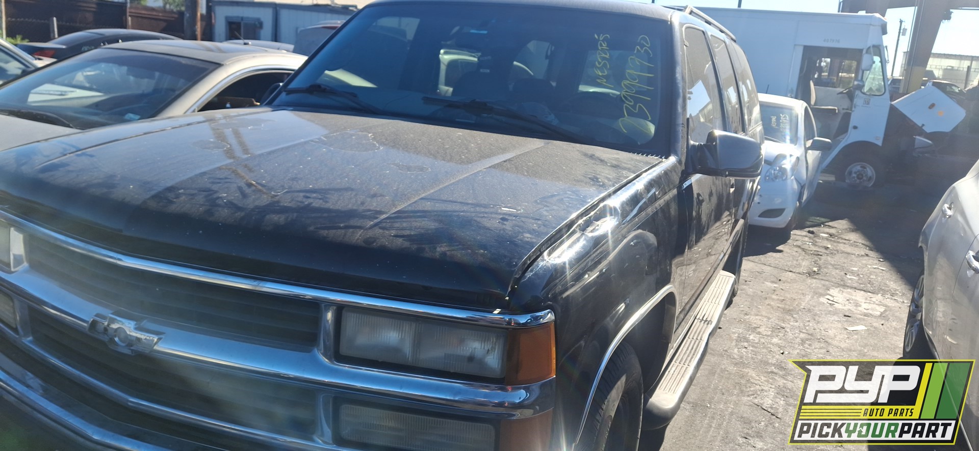 1999 CHEVROLET C1500 SUBURBAN available for parts