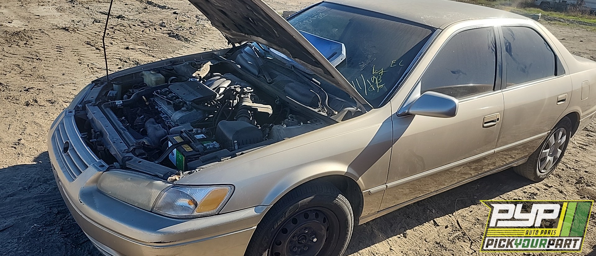 1997 TOYOTA CAMRY available for parts