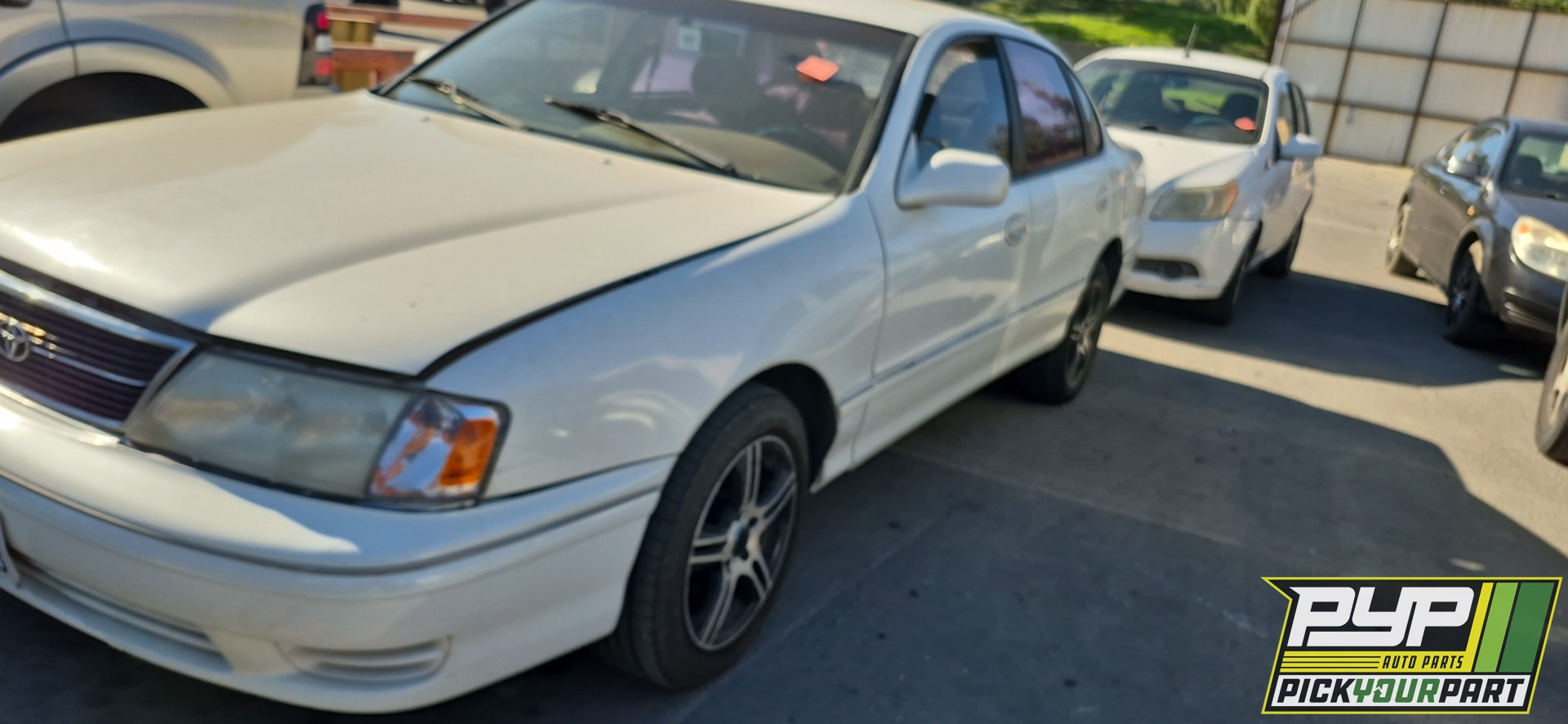 1998 TOYOTA AVALON available for parts