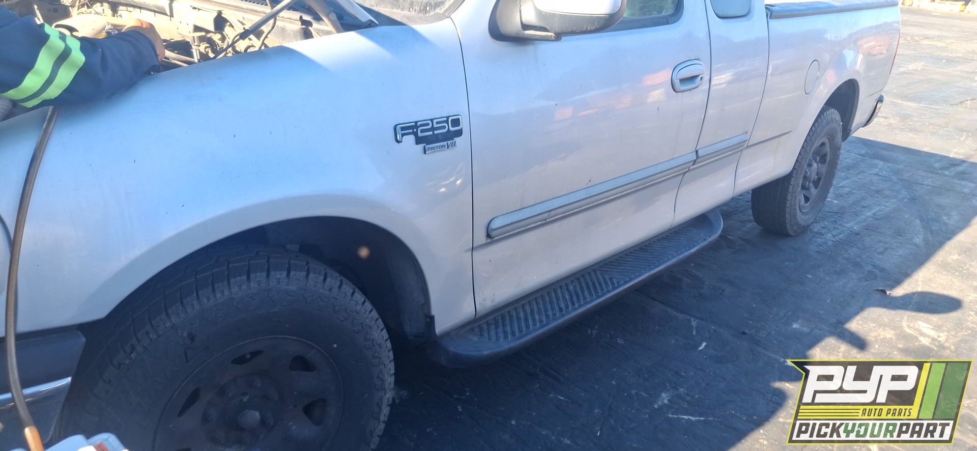 1999 FORD F-250 available for parts