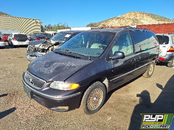 1996 CHRYSLER TOWN & COUNTRY partes disponibles