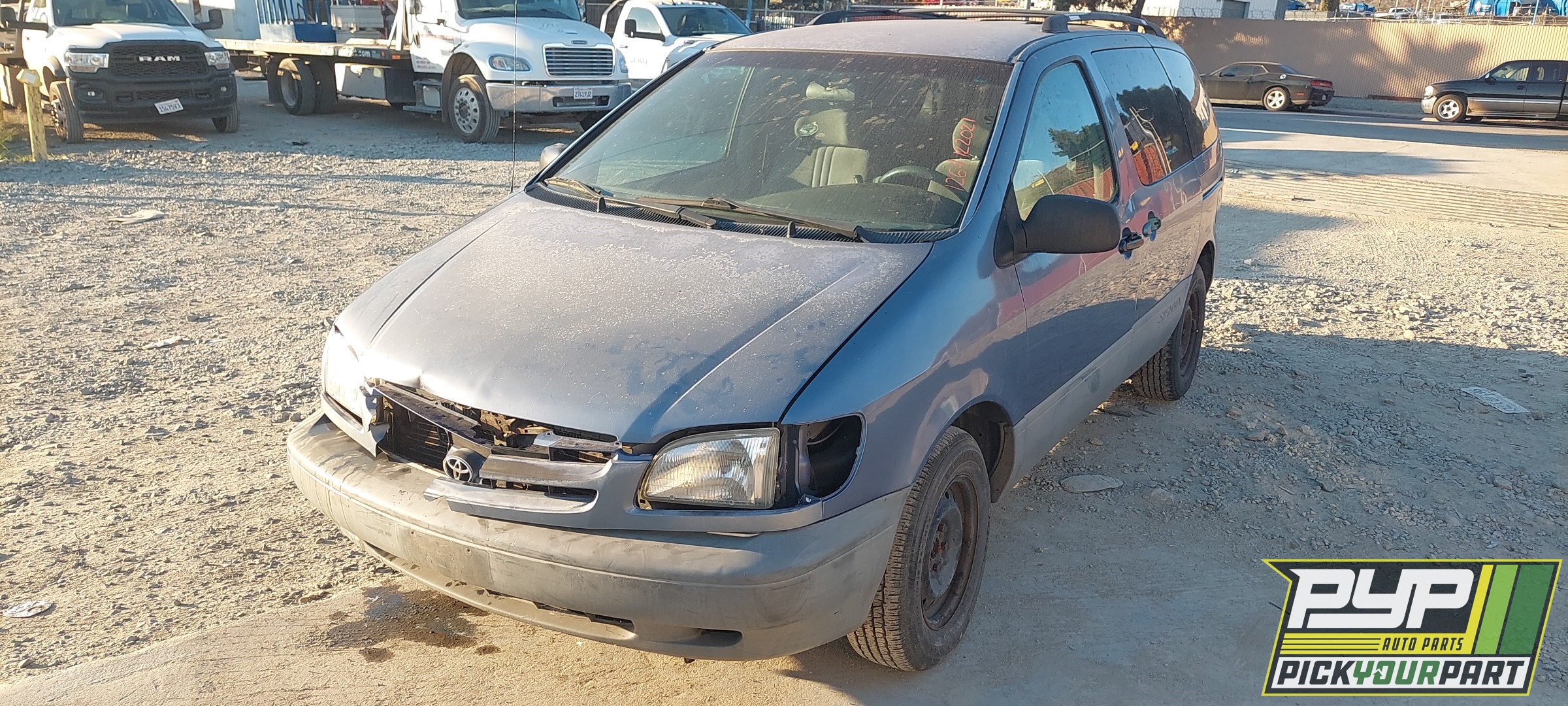 1998 TOYOTA SIENNA available for parts