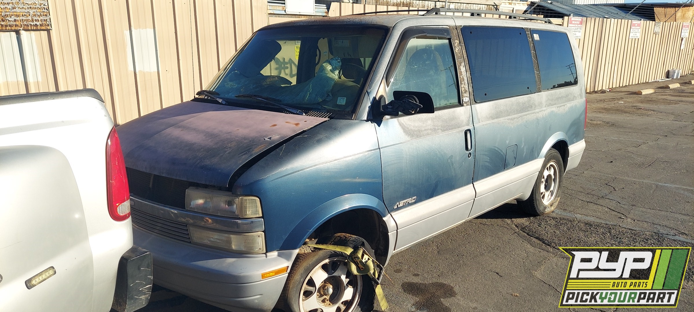 1998 CHEVROLET ASTRO available for parts