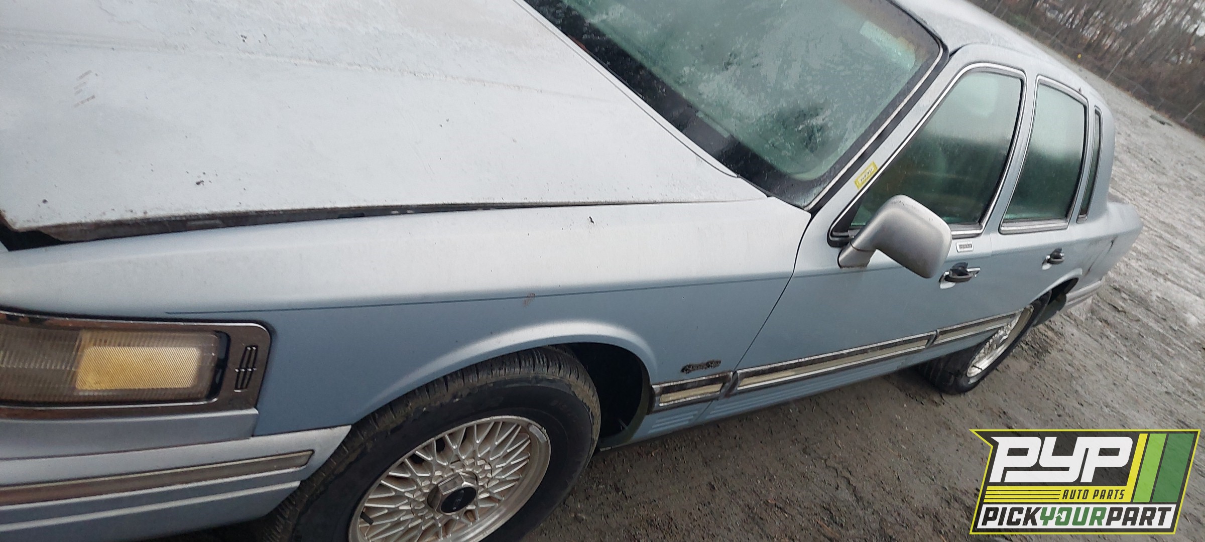1997 LINCOLN TOWN CAR available for parts