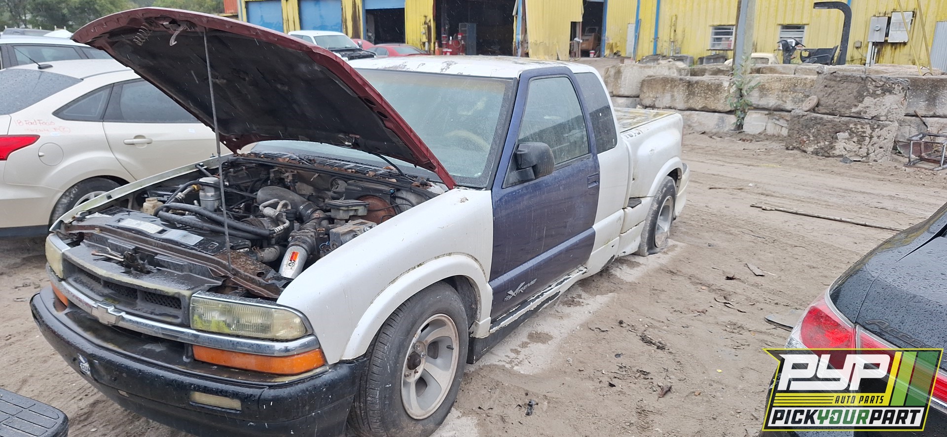 1997 CHEVROLET S10 available for parts