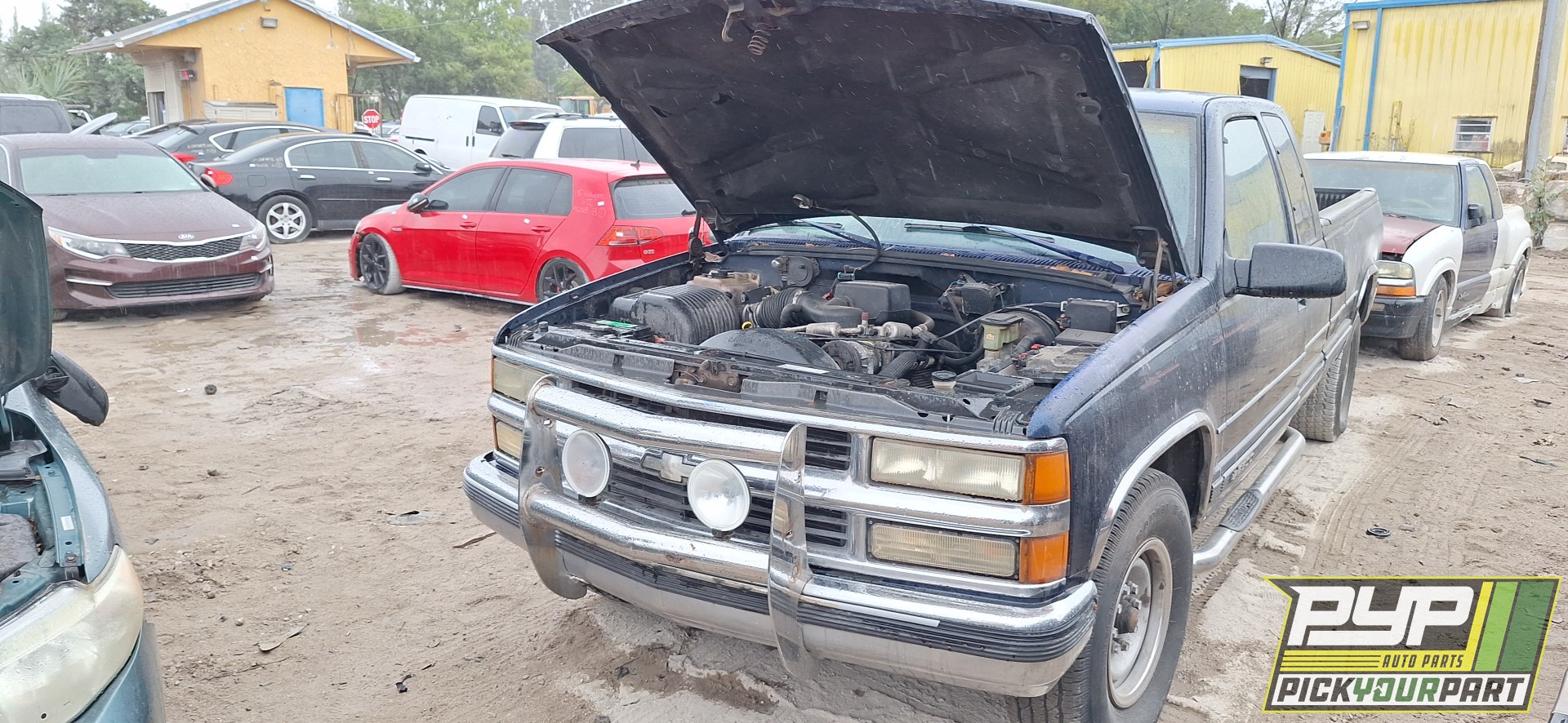 1996 CHEVROLET C2500 available for parts