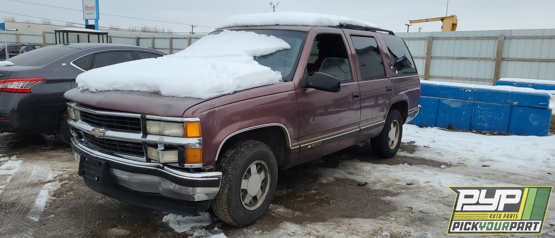 1996 CHEVROLET TAHOE available for parts