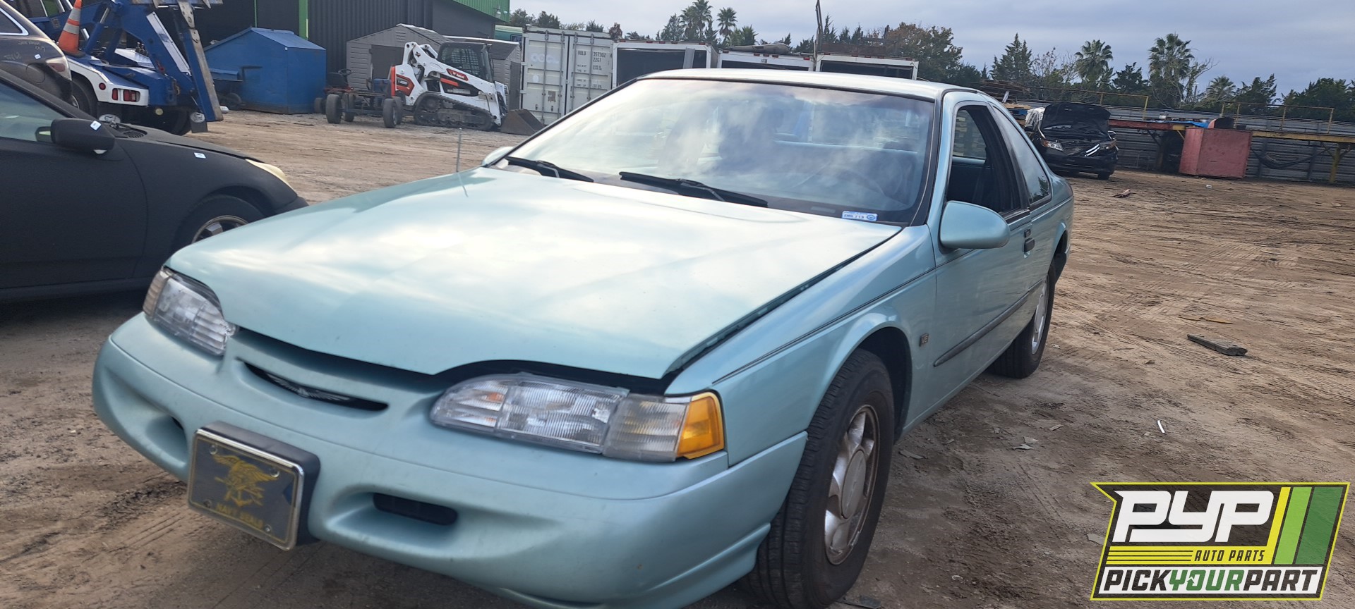 1994 FORD THUNDERBIRD available for parts