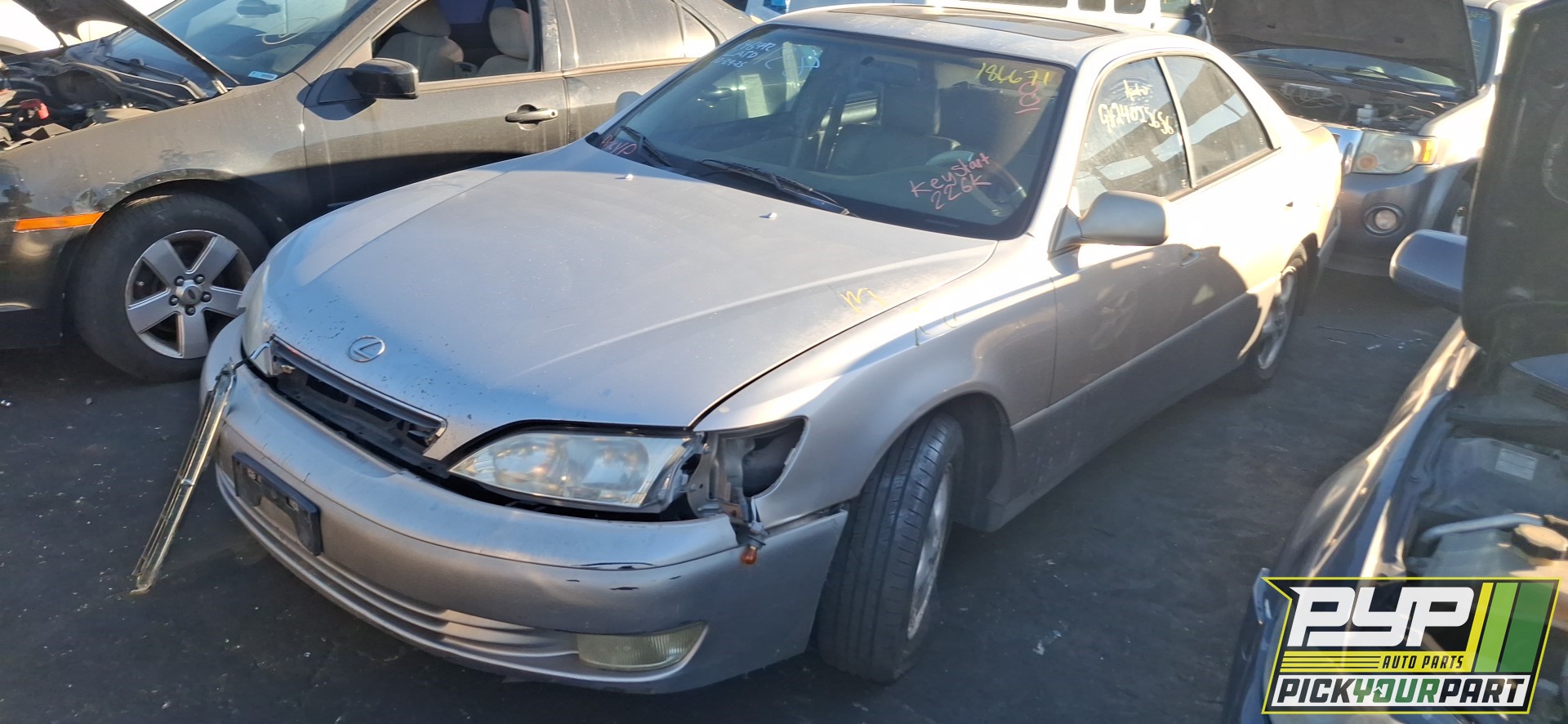 1997 LEXUS ES300 available for parts