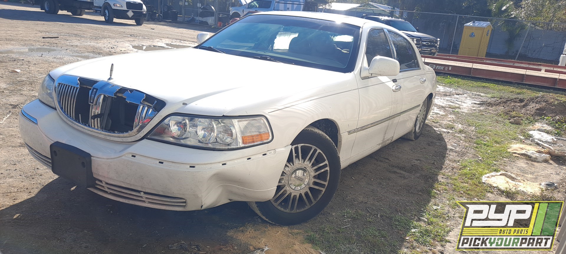 2006 LINCOLN TOWN CAR partes disponibles