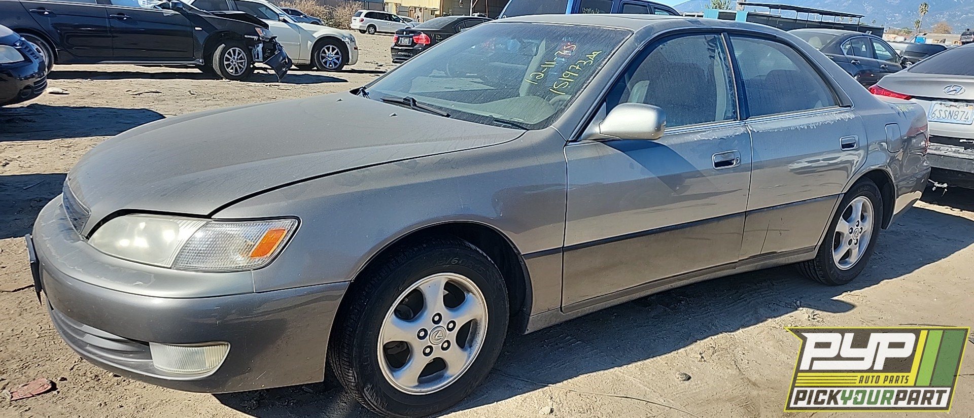 1999 LEXUS ES300 partes disponibles