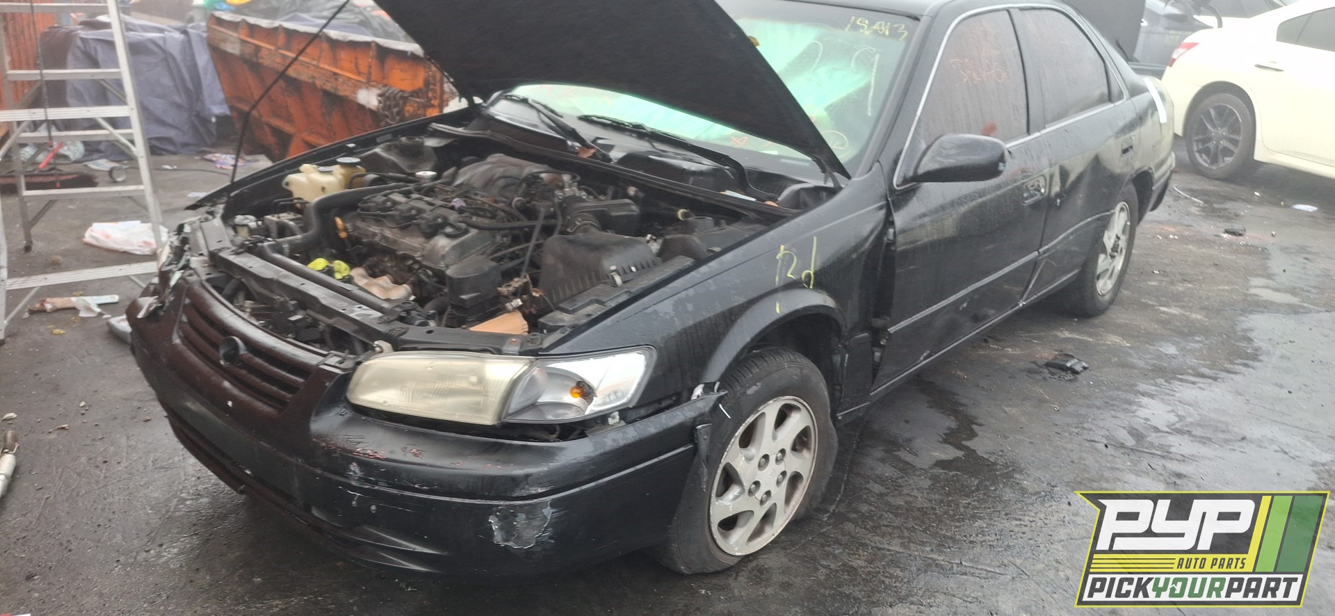 1997 TOYOTA CAMRY available for parts