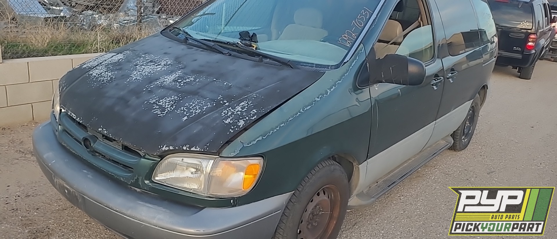 1999 TOYOTA SIENNA available for parts