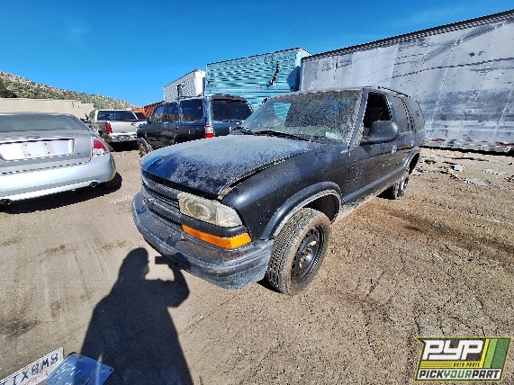 1998 CHEVROLET BLAZER available for parts
