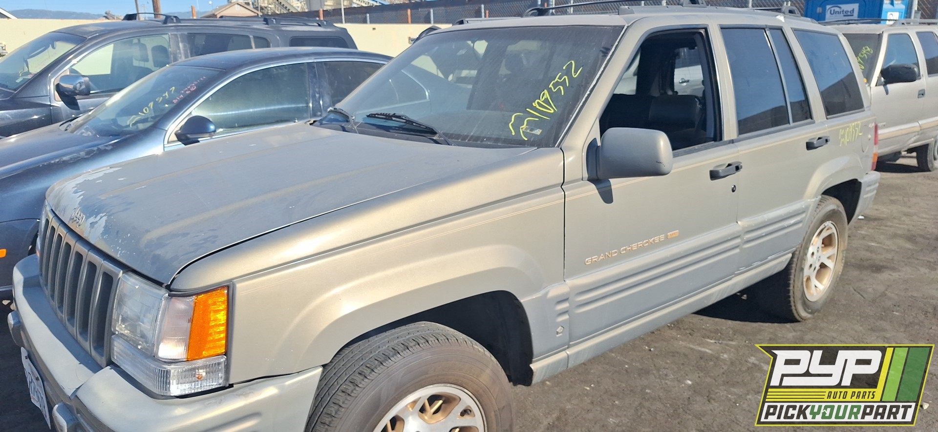 1997 JEEP GRAND CHEROKEE available for parts
