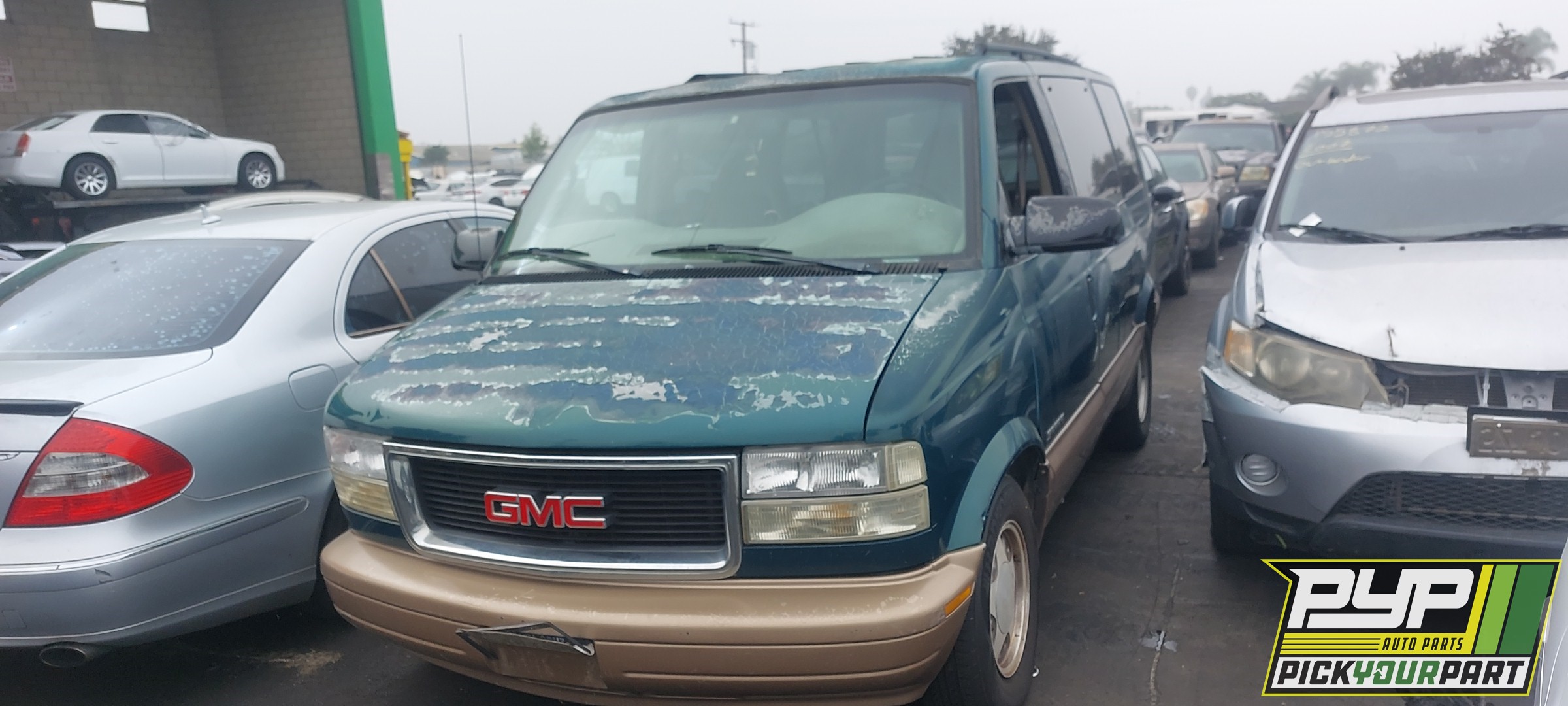 1999 GMC SAFARI available for parts