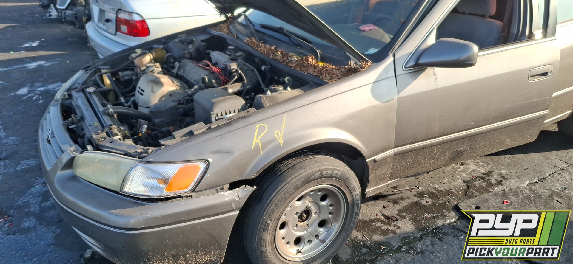 1997 TOYOTA CAMRY available for parts