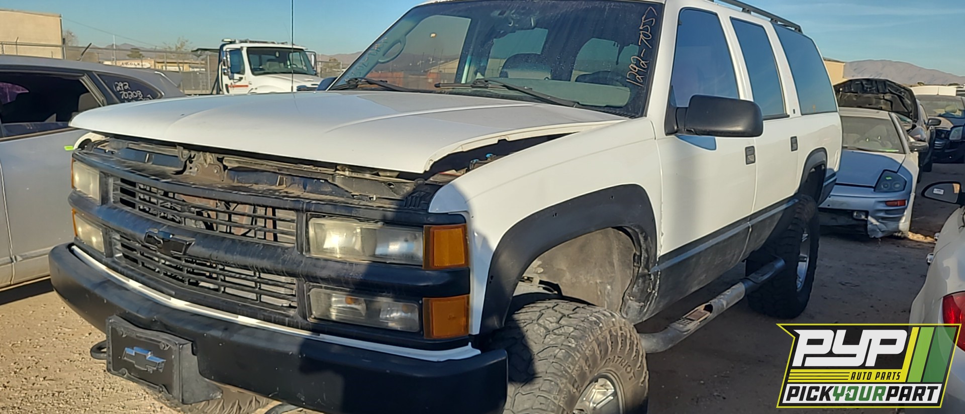1996 CHEVROLET K2500 SUBURBAN available for parts