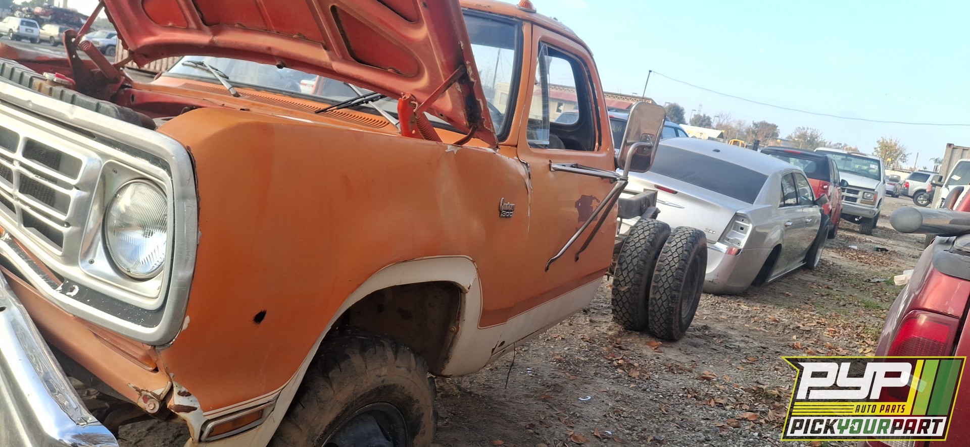 1974 DODGE D300 PICKUP partes disponibles