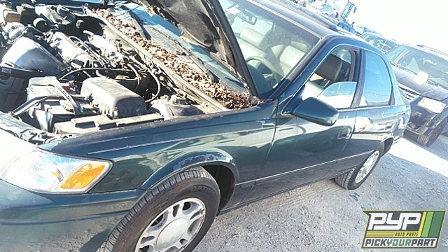 1997 TOYOTA CAMRY available for parts
