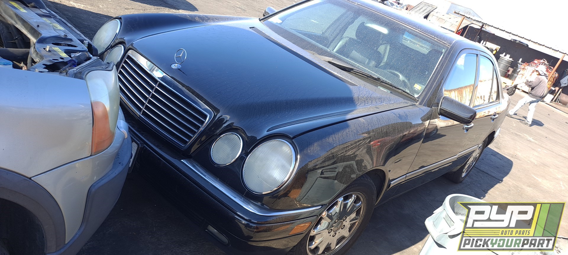 1999 MERCEDES-BENZ E320 available for parts