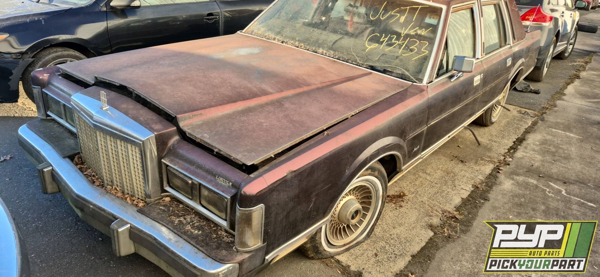 1987 LINCOLN TOWN CAR available for parts