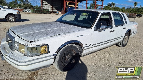 1994 LINCOLN TOWN CAR available for parts
