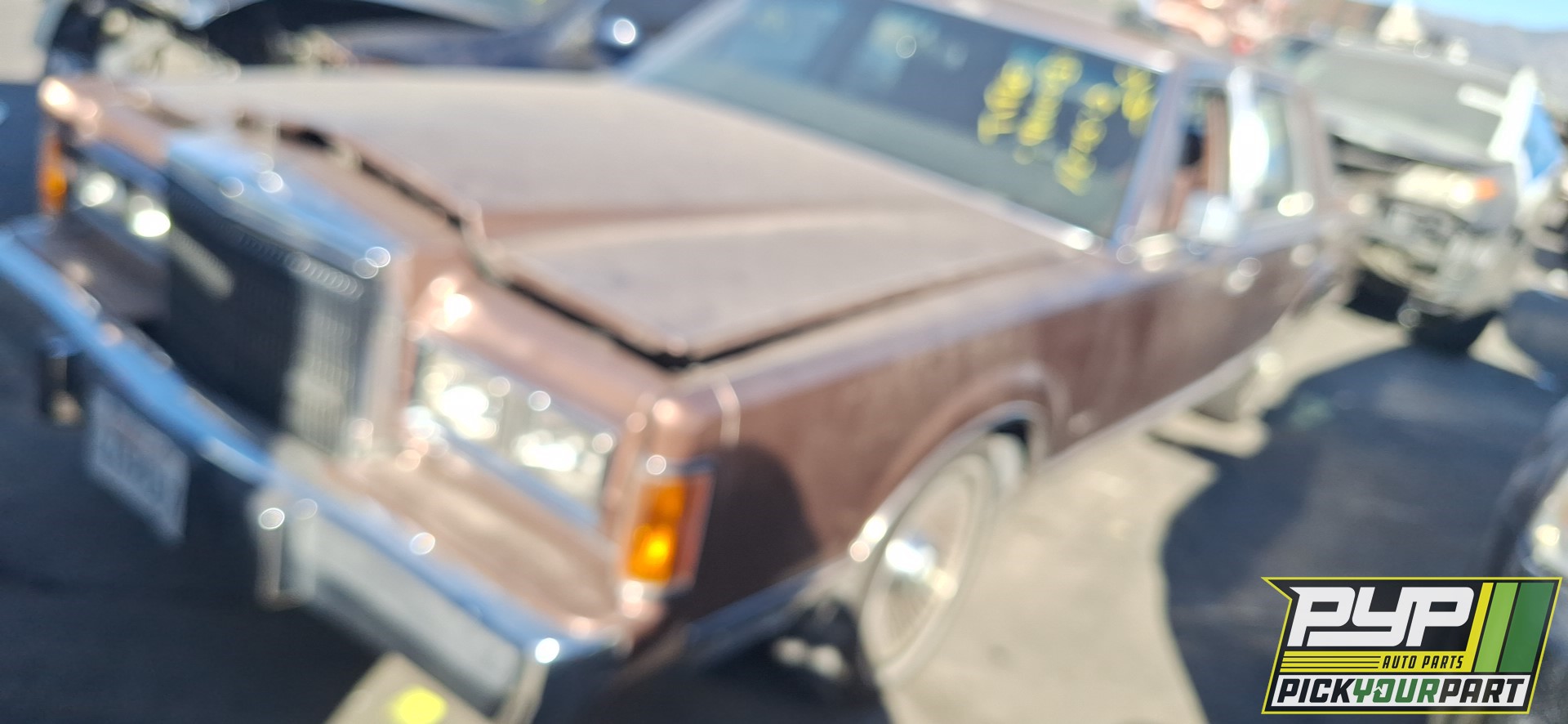 1989 LINCOLN TOWN CAR available for parts