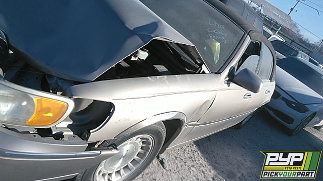 1999 LINCOLN TOWN CAR available for parts