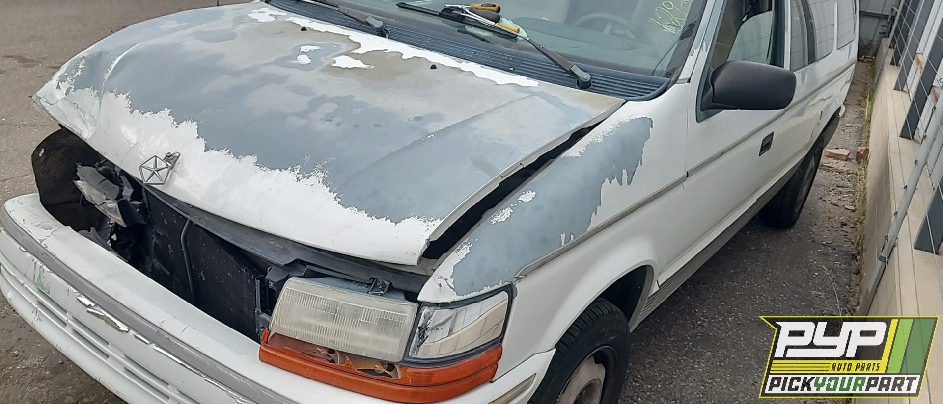 1993 DODGE CARAVAN available for parts