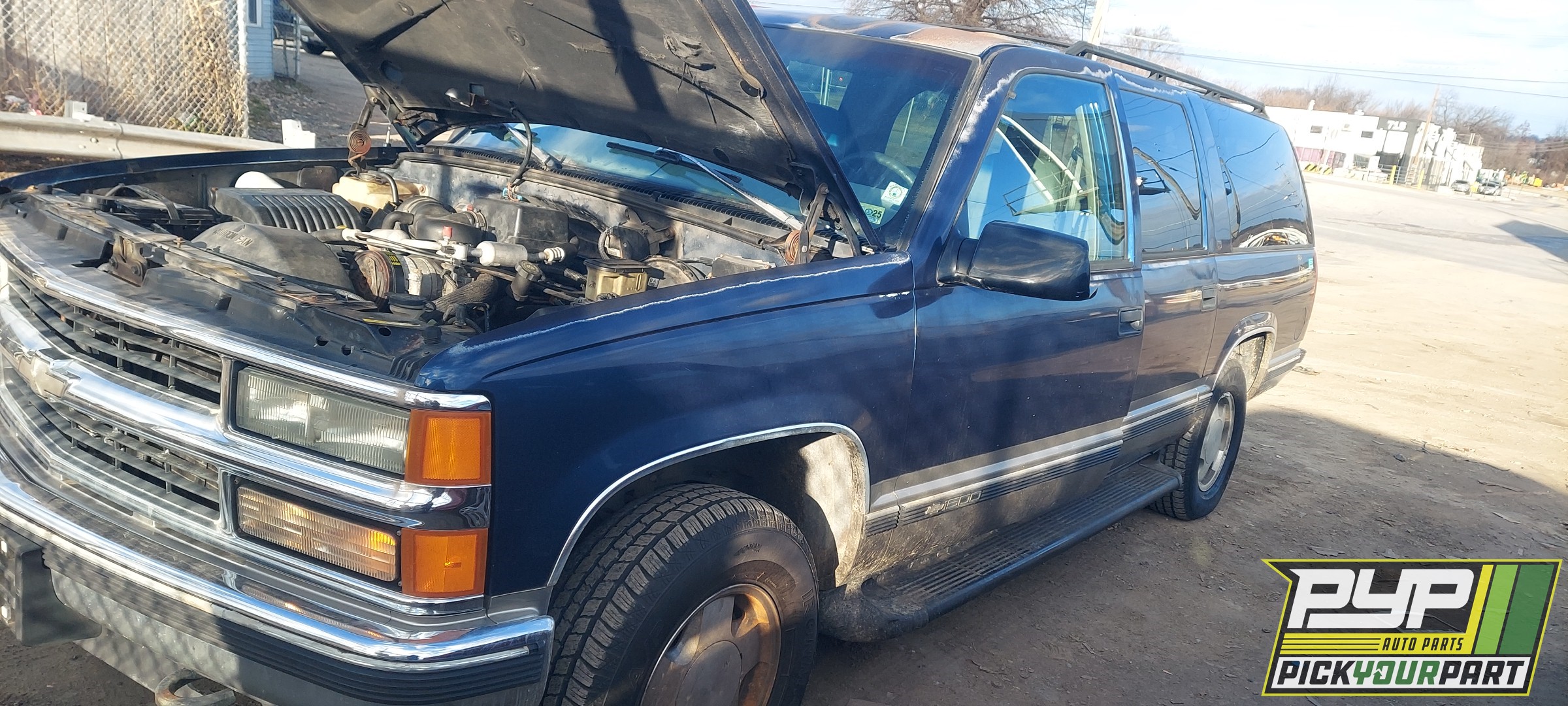 1999 CHEVROLET K1500 SUBURBAN available for parts