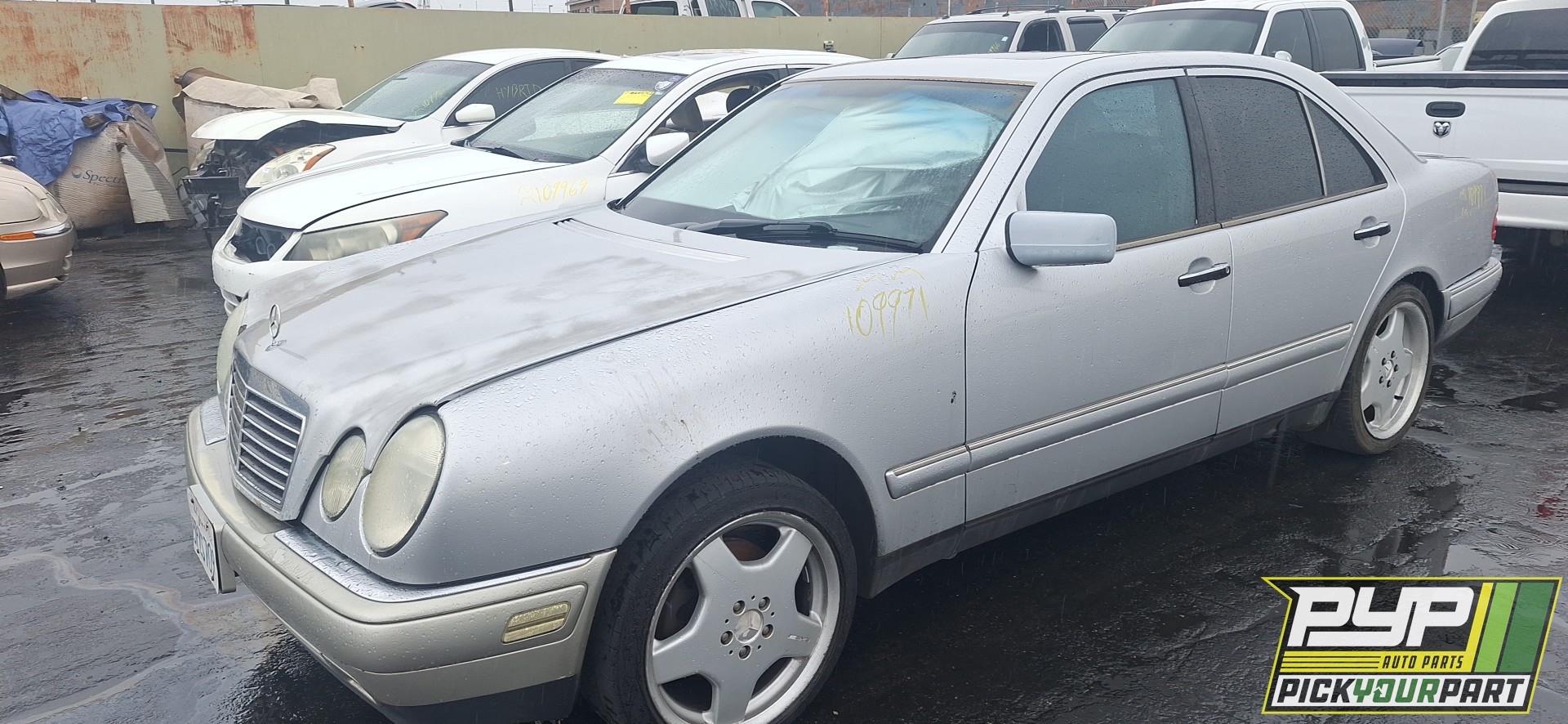 1999 MERCEDES-BENZ E320 available for parts