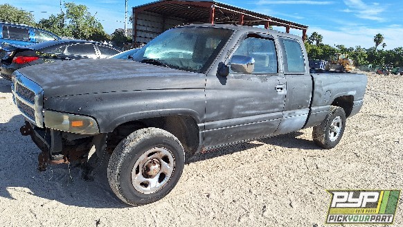 1995 DODGE RAM 1500 available for parts