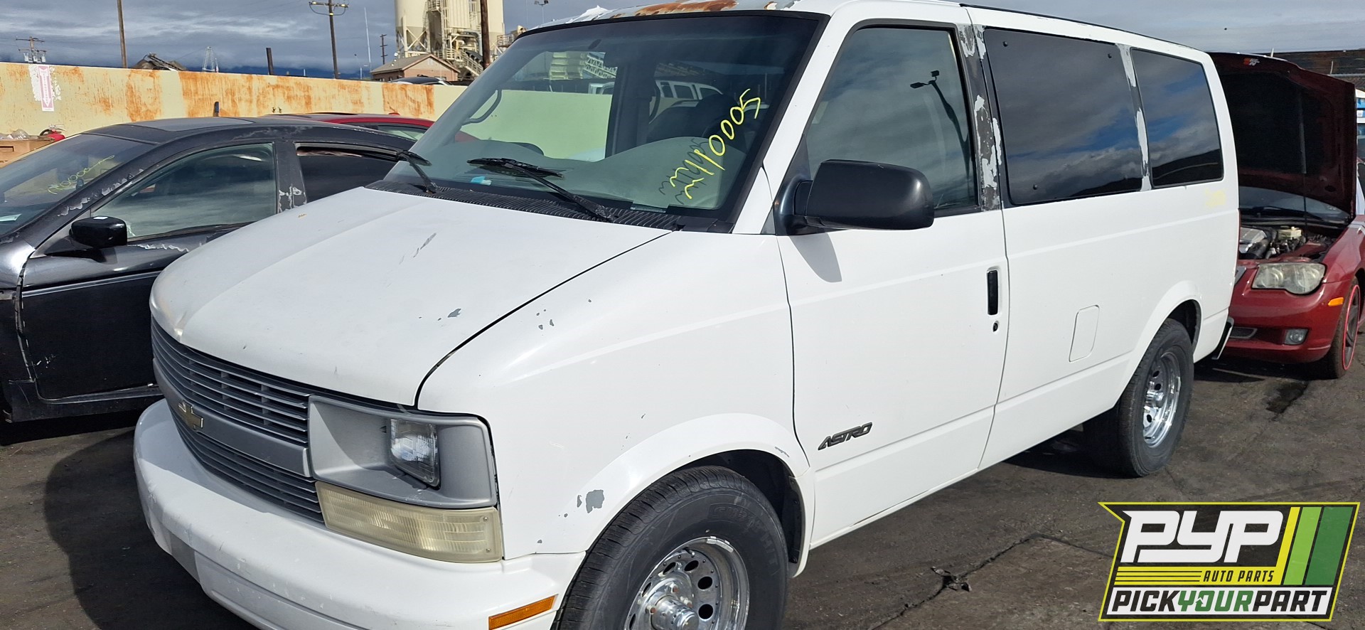 1996 CHEVROLET ASTRO available for parts