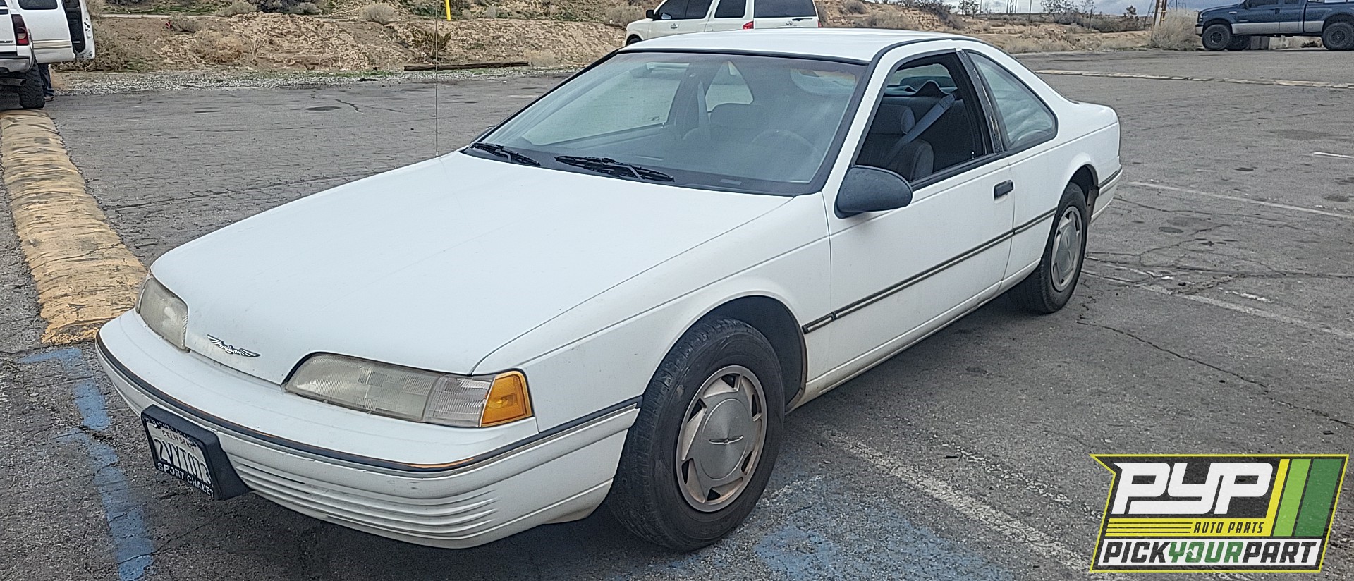 1991 FORD THUNDERBIRD available for parts