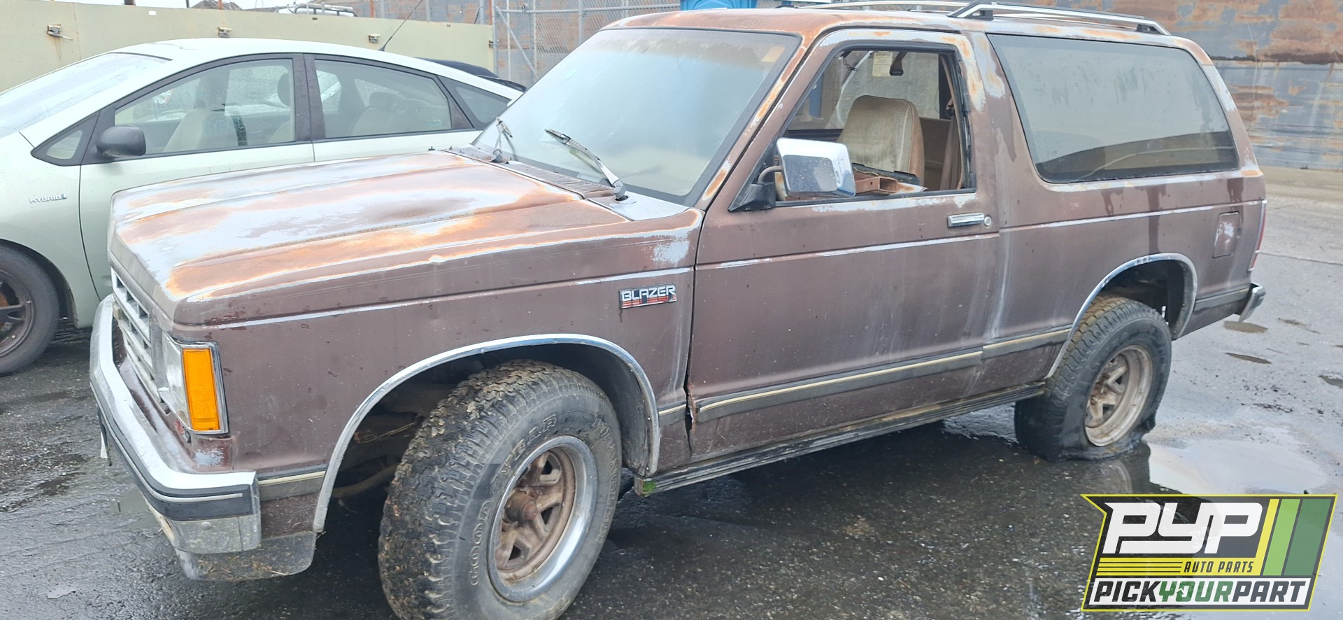 1989 CHEVROLET S10 BLAZER available for parts