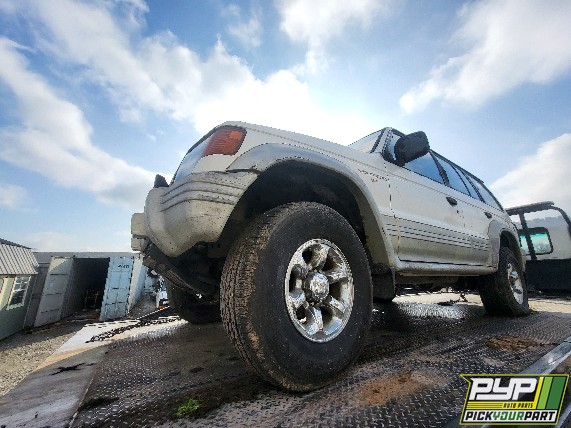 1995 MITSUBISHI MONTERO available for parts