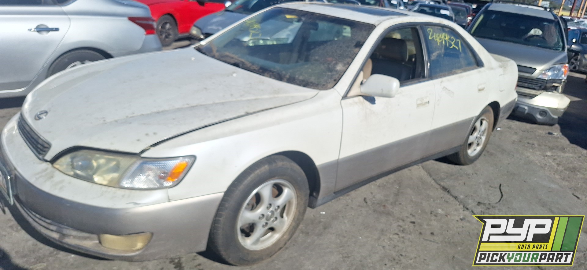 1999 LEXUS ES300 partes disponibles